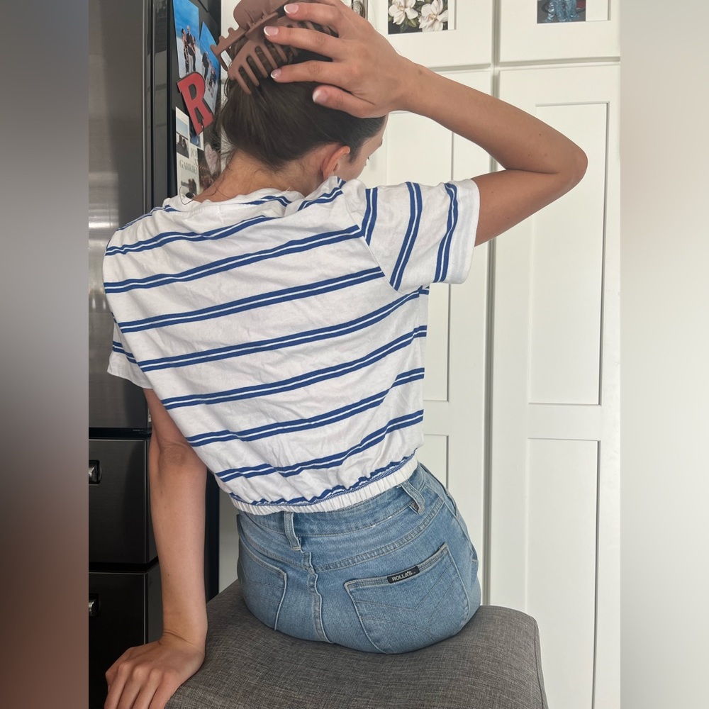 Cotton On, elastic cropped white tshirt with blue double stripes, US size M